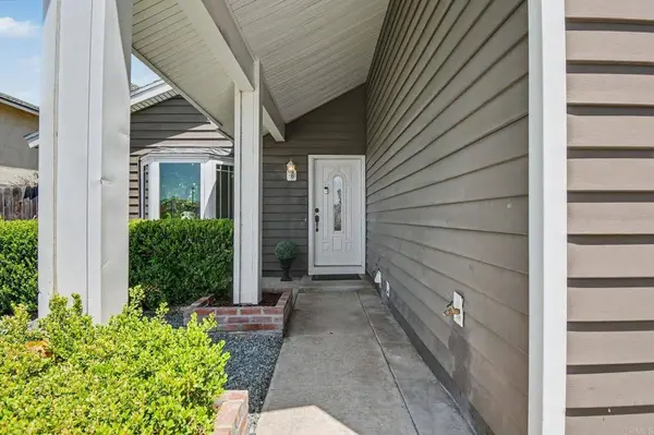 104 Lechuza Ln, Spring Valley, CA 91977