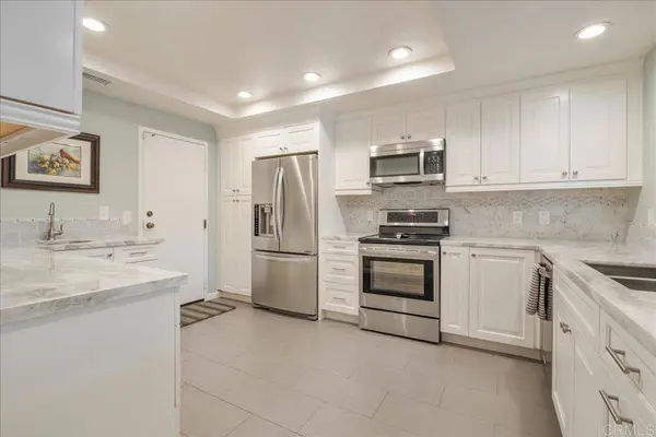 6552 Corte Valdez, Carlsbad, CA 92009