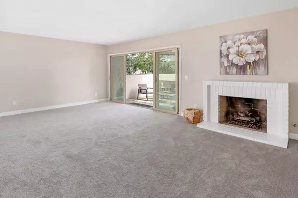 17446 Plaza Animado #121, San Diego, CA 92128