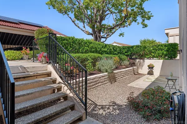 17446 Plaza Animado #121, San Diego, CA 92128