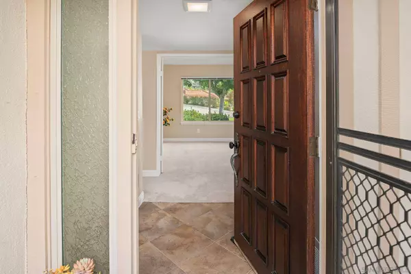 17446 Plaza Animado #121, San Diego, CA 92128