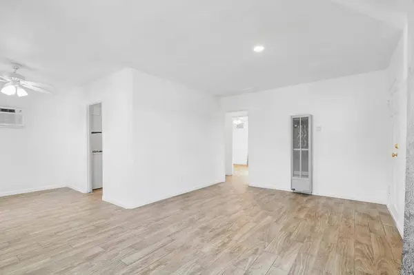 5977 Balmoral DR, San Diego, CA 92114