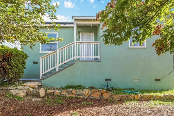 5977 Balmoral DR, San Diego, CA 92114