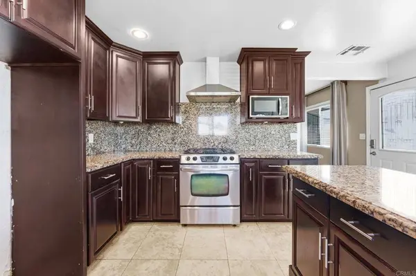 9017 Valencia St, Spring Valley, CA 91977