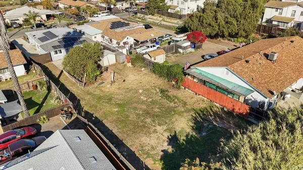 9017 Valencia St, Spring Valley, CA 91977