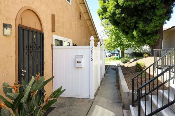 6816 Camphor LN, San Diego, CA 92139