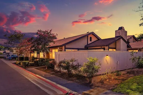 10330 Rosie LN, Santee, CA 92071