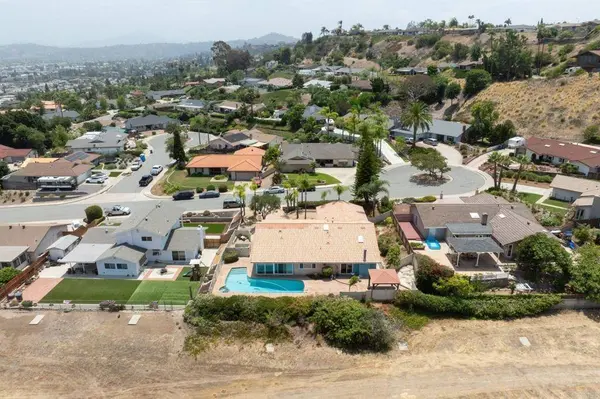 1744 Shady Crest PL, El Cajon, CA 92020