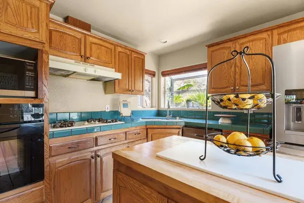1153 Merritt Dr, El Cajon, CA 92020