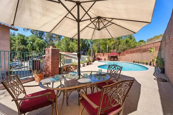 1153 Merritt Dr, El Cajon, CA 92020