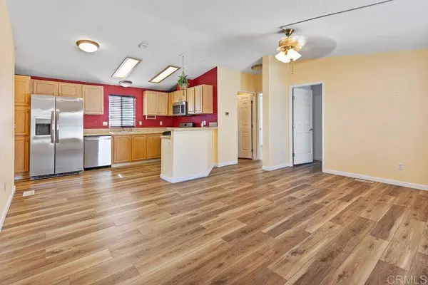 300 Thornton Dr #5, El Cajon, CA 92021