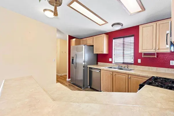 300 Thornton Dr #5, El Cajon, CA 92021