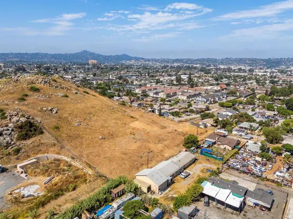 1161 N Anza ST, El Cajon, CA 92021