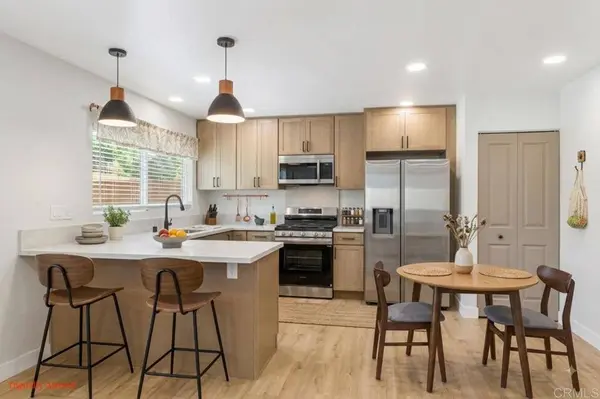 8 S Francis ST, San Diego, CA 92113
