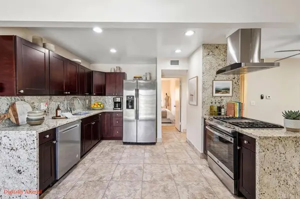 559 Oakdale LN #C, El Cajon, CA 92021