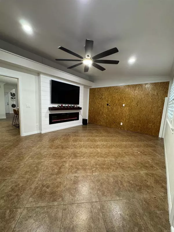 6526 CRABTREE ST, San Diego, CA 92114