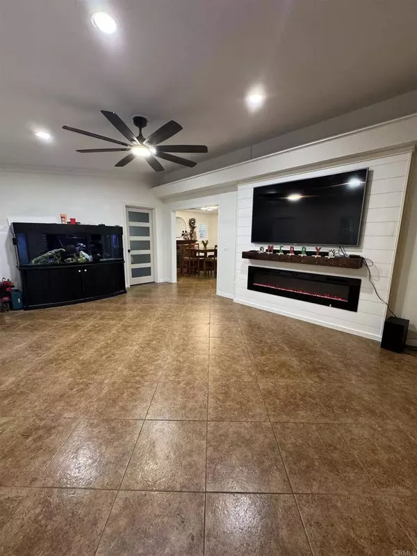 6526 CRABTREE ST, San Diego, CA 92114