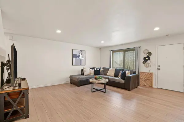 6856 Parkside AVE, San Diego, CA 92139