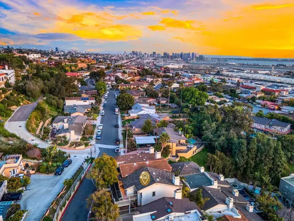 Buying and Selling at the Same Time in San Diego: How to Plan the Move