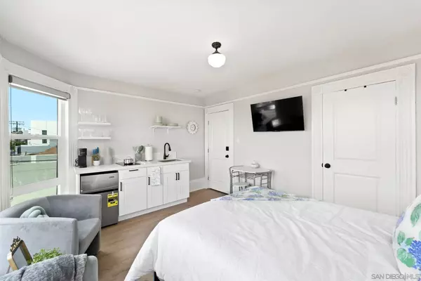 2174 Logan Ave, San Diego, CA 92113