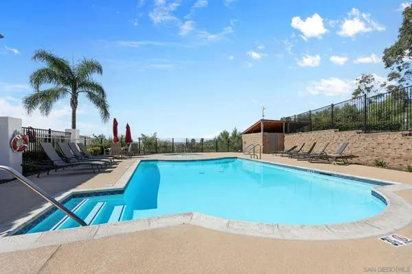 2708 Lake Pointe #209, Spring Valley, CA 91977