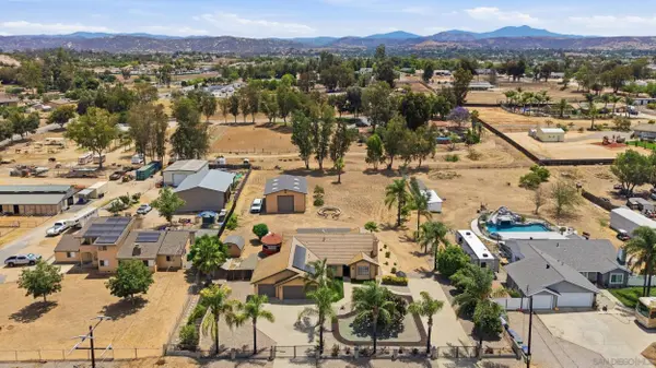 817 Davis, Ramona, CA 92065