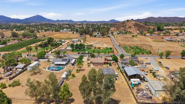 817 Davis, Ramona, CA 92065