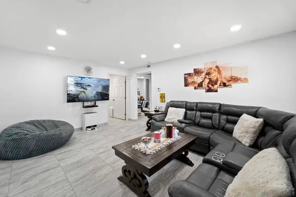 196 W Park Ave #1, El Cajon, CA 92020