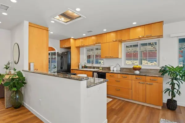 7118 Conestoga, San Diego, CA 92120