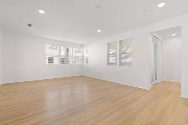 5381 Calle Rockfish #63, San Diego, CA 92154