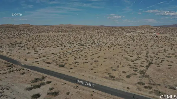 F8/VIC Vac Ave, Lancaster, CA 93535
