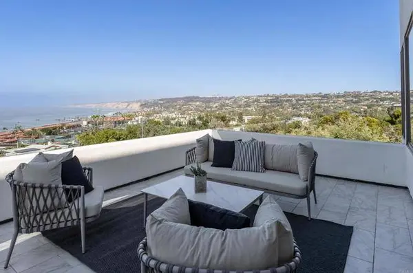 7784 Lookout Dr, La Jolla, CA 92037