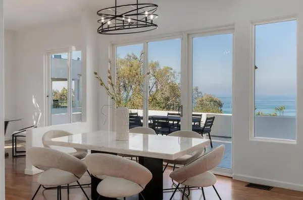 7784 Lookout Dr, La Jolla, CA 92037