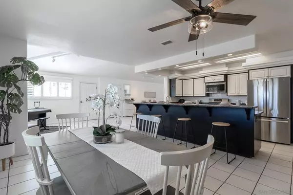 10028 Resmar Pl, La Mesa, CA 91941