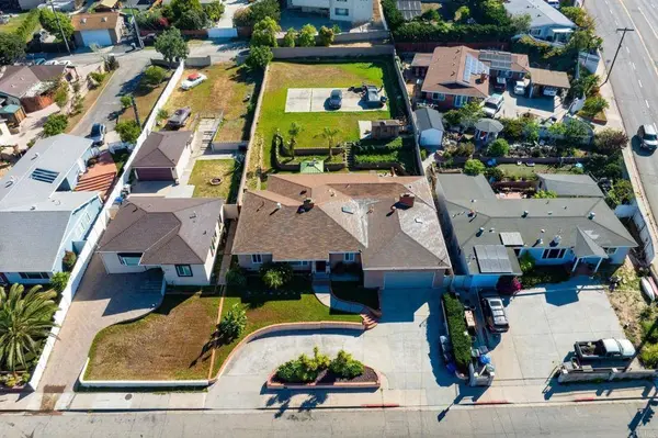 881 First AVE, Chula Vista, CA 91911