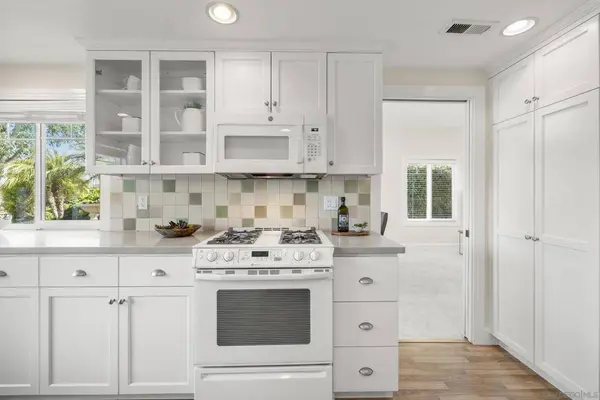 1910 Vineyard Avenue, Vista, CA 92081