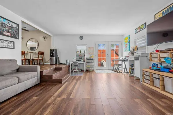 932 Alvin ST, San Diego, CA 92114