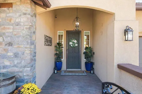 571 Chandler CT, Escondido, CA 92027