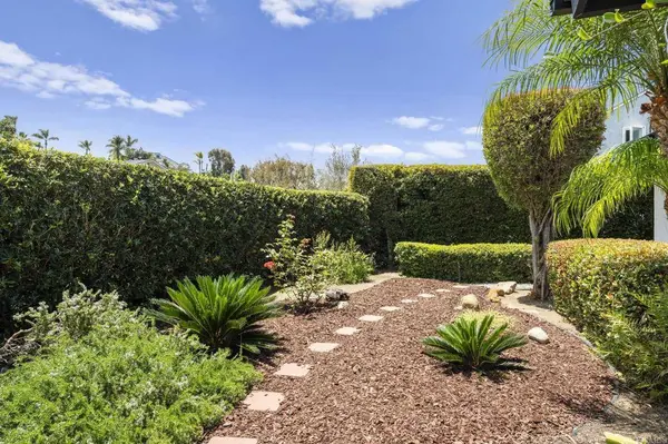 2550 Unicornio ST, Carlsbad, CA 92009