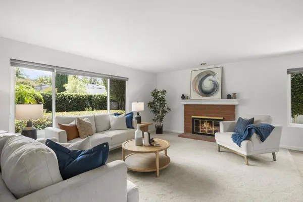 2550 Unicornio ST, Carlsbad, CA 92009