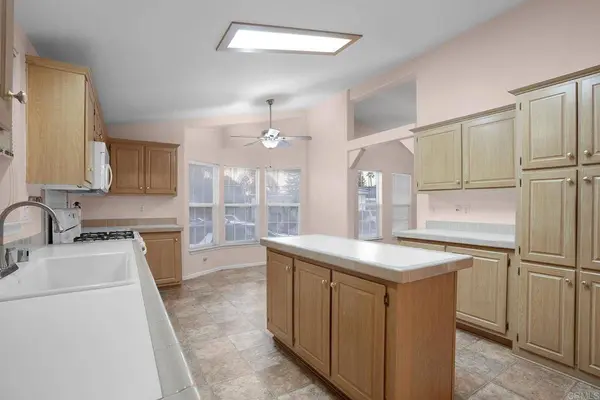 2300 E Valley Pkwy #SPC 101, Escondido, CA 92027