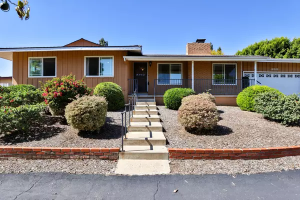 10320 Rancho Rd, La Mesa, CA 91941-7063