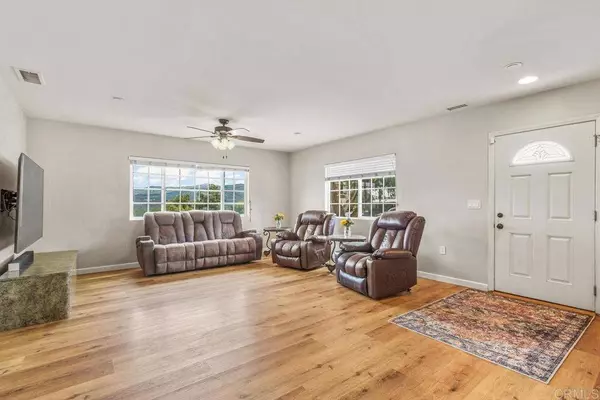 9998 Dunbar LN, El Cajon, CA 92021