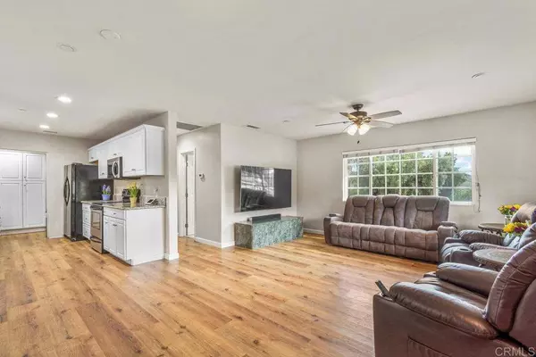 9998 Dunbar LN, El Cajon, CA 92021