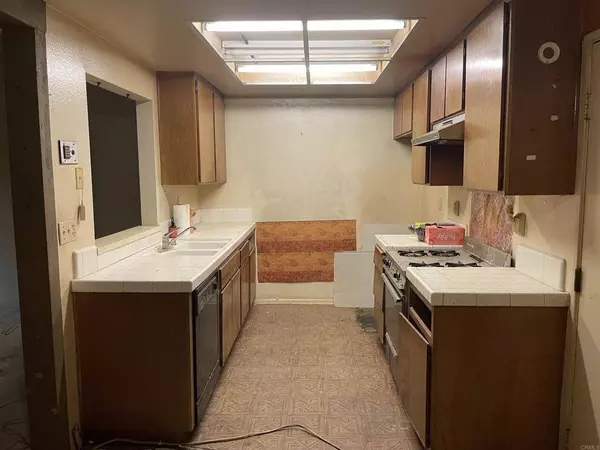 3306 Elm AVE, Long Beach, CA 90807