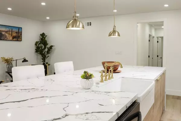 4380 Rolfe RD, San Diego, CA 92117