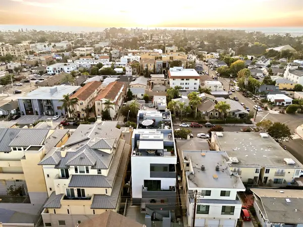 4079 1st Ave #4, San Diego, CA 92103-2044