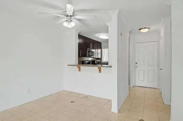 7405 Charmant Dr #2022, University City, CA 92122