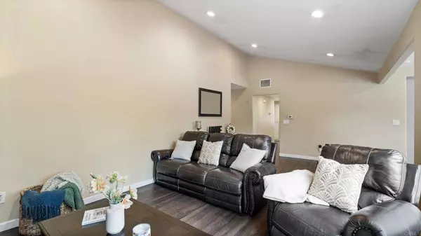 271 E Rienstra ST, Chula Vista, CA 91911