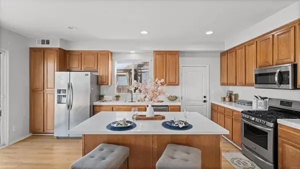 34592 Wintersweet LN, Winchester, CA 92596